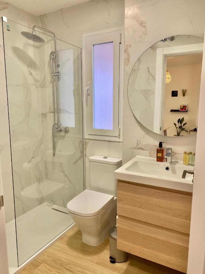 Soek Pedregalejo Seafront Holidays Homes مالقة المظهر الخارجي الصورة